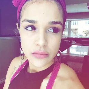 Meet your Posher, Andricely